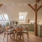 Spacious & Sunny Loft In Prestigious Quiet Centre