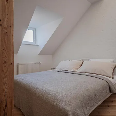 Spacious & Sunny Loft In Prestigious Quiet Centre *