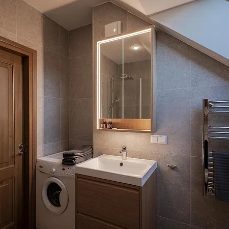 Spacious & Sunny Loft In Prestigious Quiet Centre *