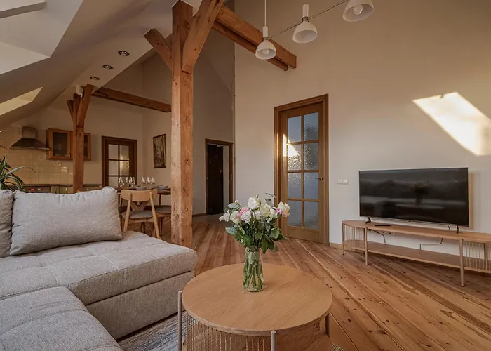 Spacious & Sunny Loft In Prestigious Quiet Centre