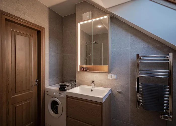 Spacious & Sunny Loft In Prestigious Quiet Centre *