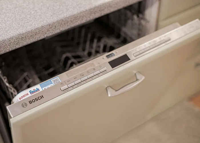 Spacious & Sunny Loft In Prestigious Quiet Centre